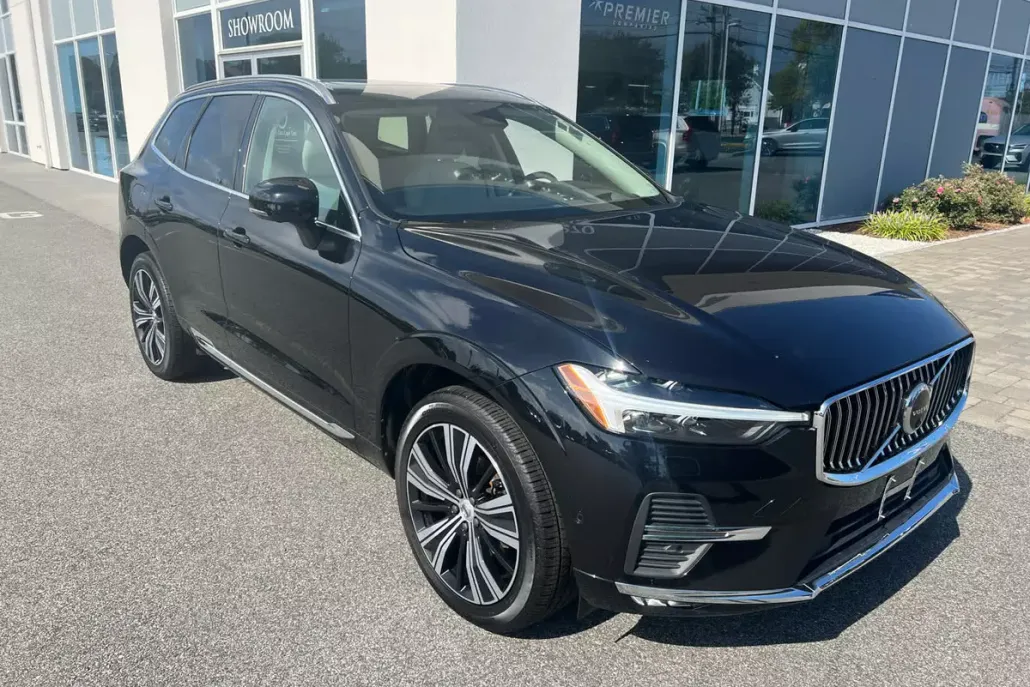 2022 Volvo XC60 B5 Inscription photo 1