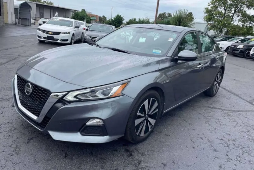 2022 Nissan Altima 2.5 SV photo 1