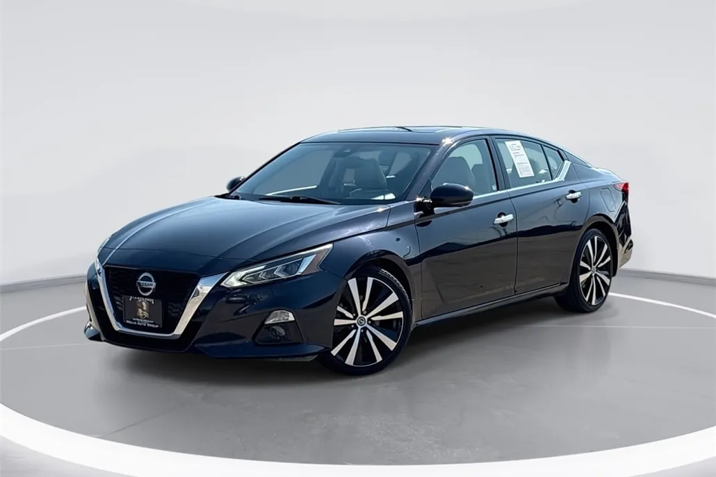 2019 Nissan Altima 2.5 Platinum photo 1