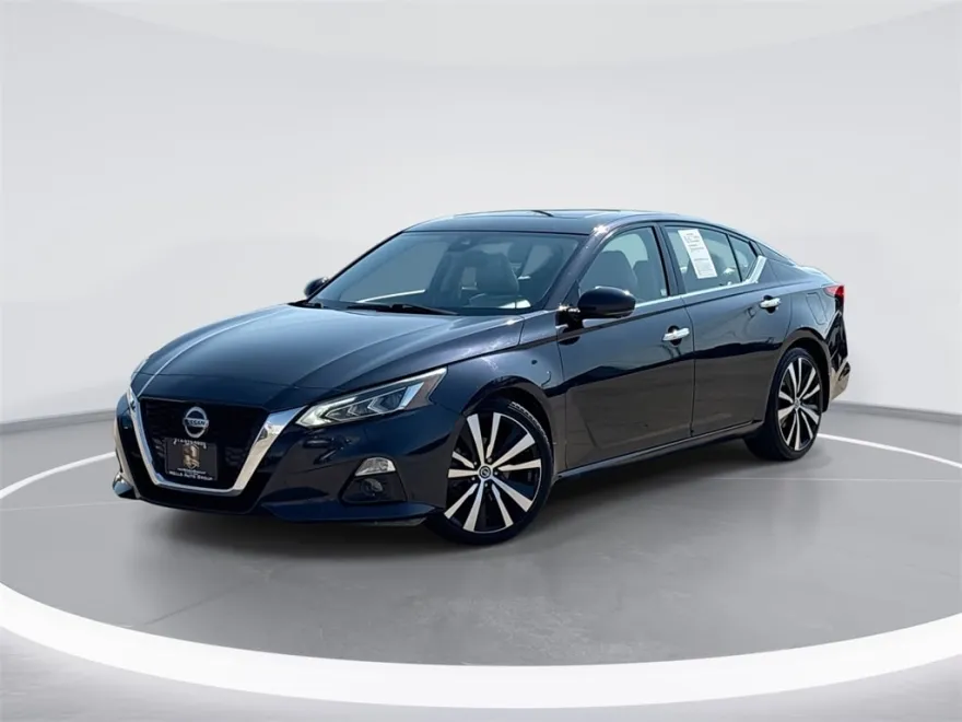 2019 Nissan Altima 2.5 Platinum photo 1