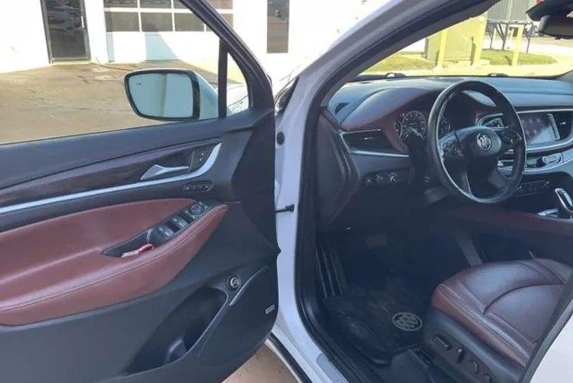 2021 Buick Enclave Avenir photo 1