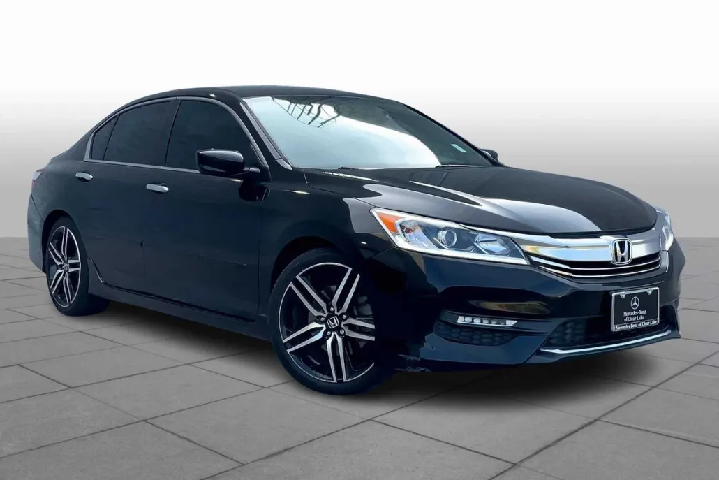 2017 Honda Accord Sport SE photo 1
