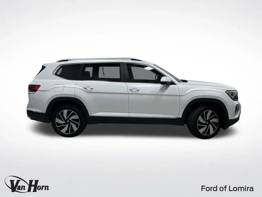 2024 Volkswagen Atlas SEL photo 1