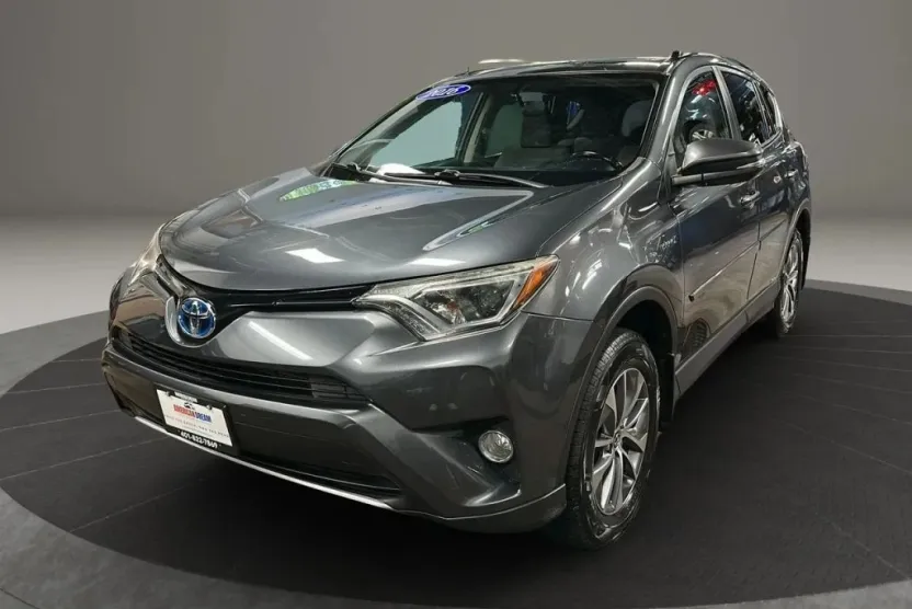 2016 Toyota RAV4 XLE Hybrid Sport photo 1