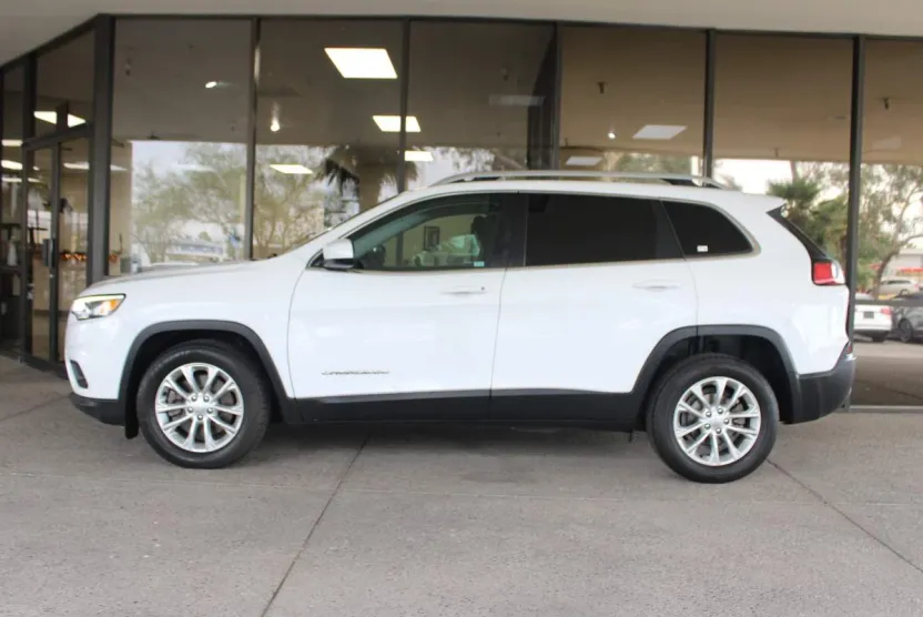 2019 Jeep Cherokee Latitude photo 1