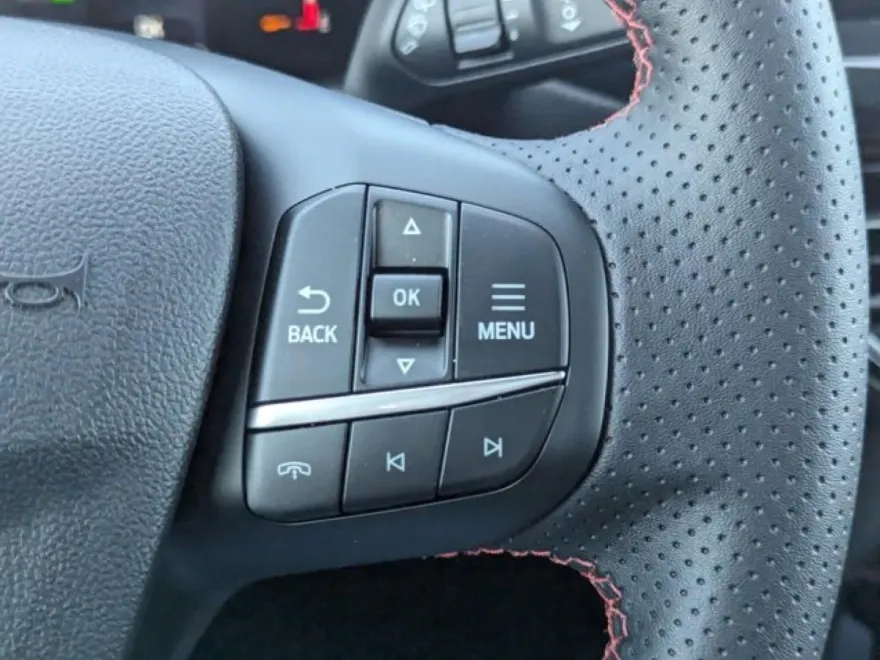2024 Ford Escape ST-Line photo 25