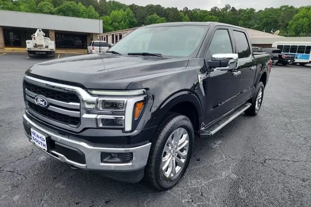 2025 Ford F-150 Lariat photo 1