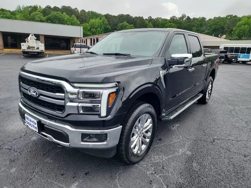 2025 Ford F-150 Lariat photo 1
