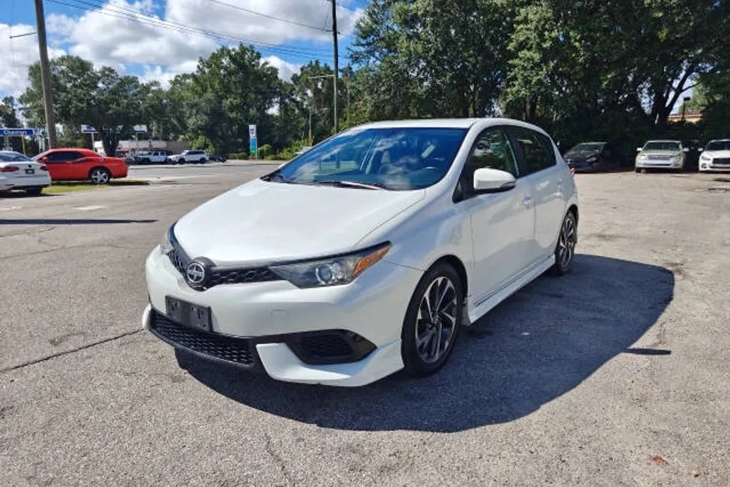 2016 Scion iM Base photo 1