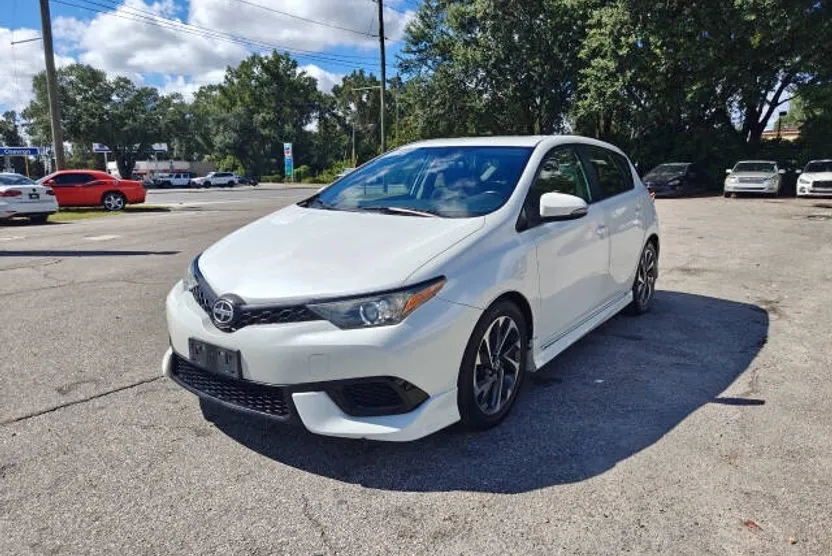 2016 Scion iM Base photo 1