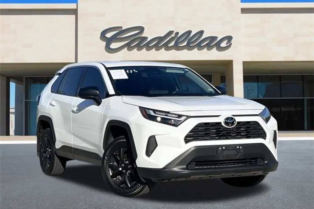 2024 Toyota RAV4 LE photo 1