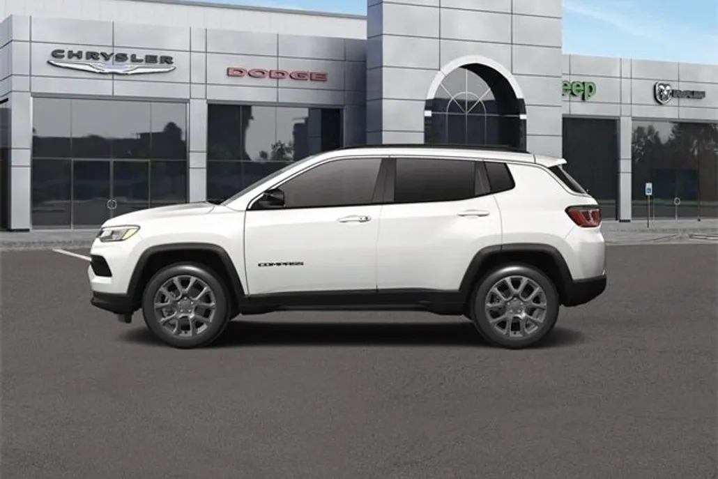 2023 Jeep Compass Latitude Lux photo 1
