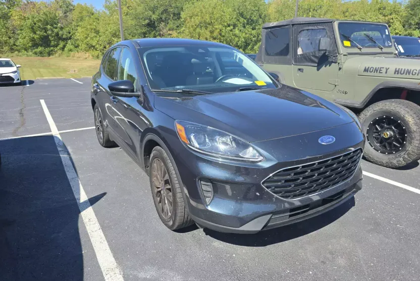 2022 Ford Escape SE photo 1