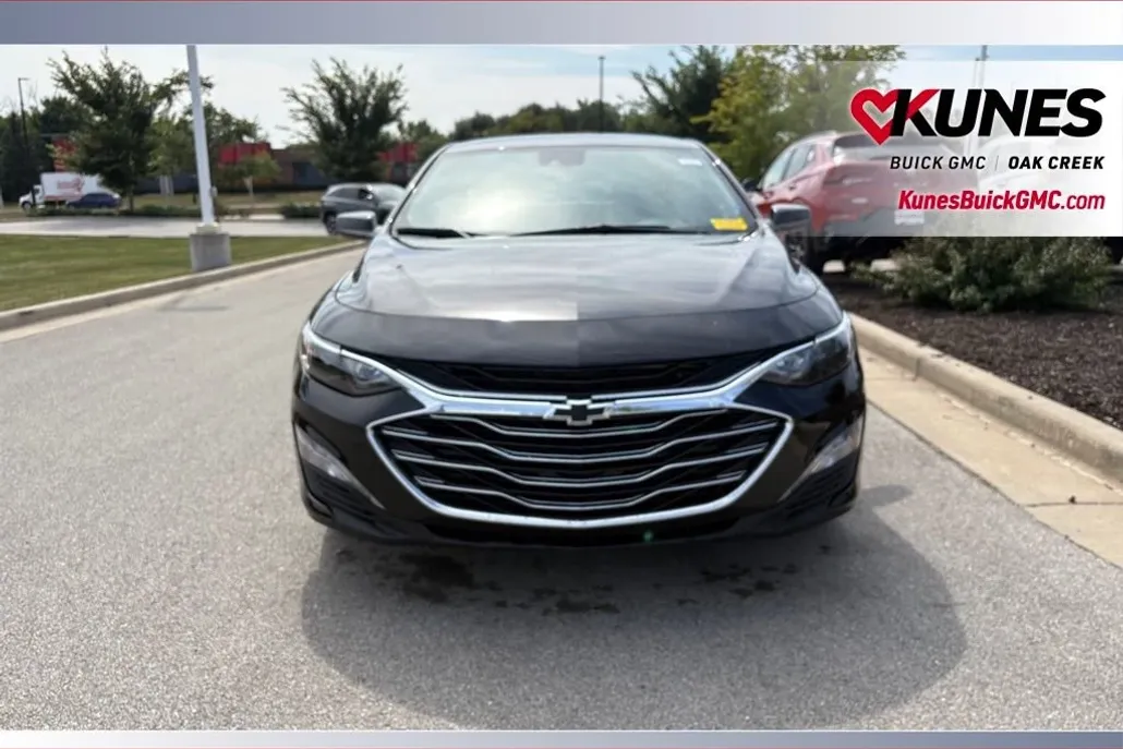 2024 Chevrolet Malibu 1LT photo 1