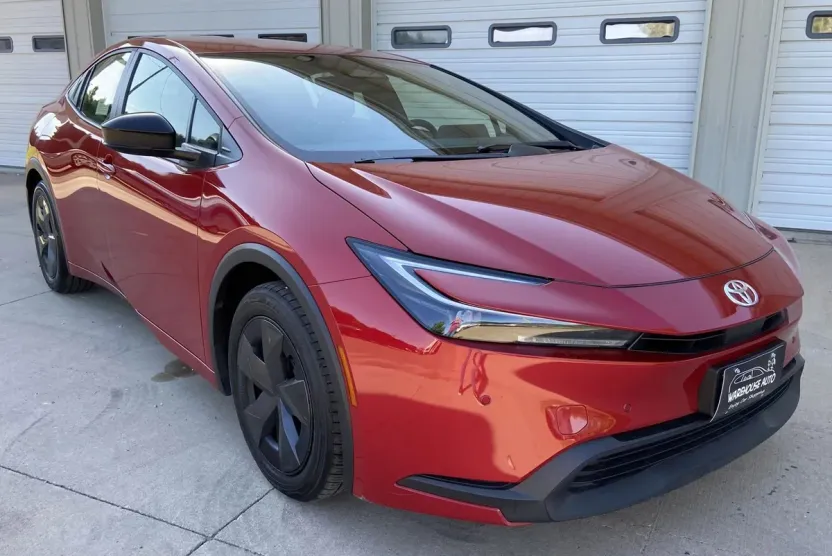 2024 Toyota Prius LE photo 1