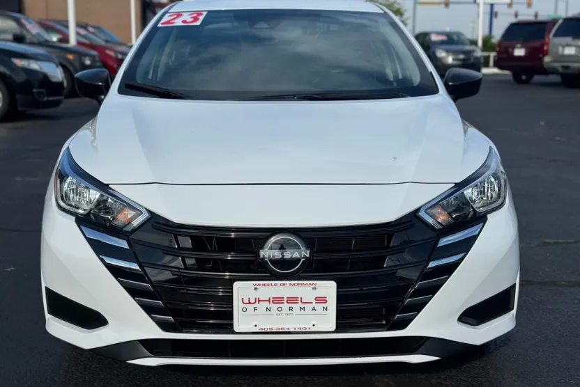 2023 Nissan Versa S photo 1