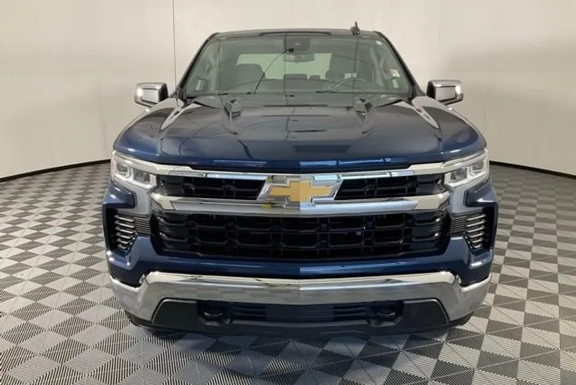 2023 Chevrolet Silverado 1500 LT photo 1