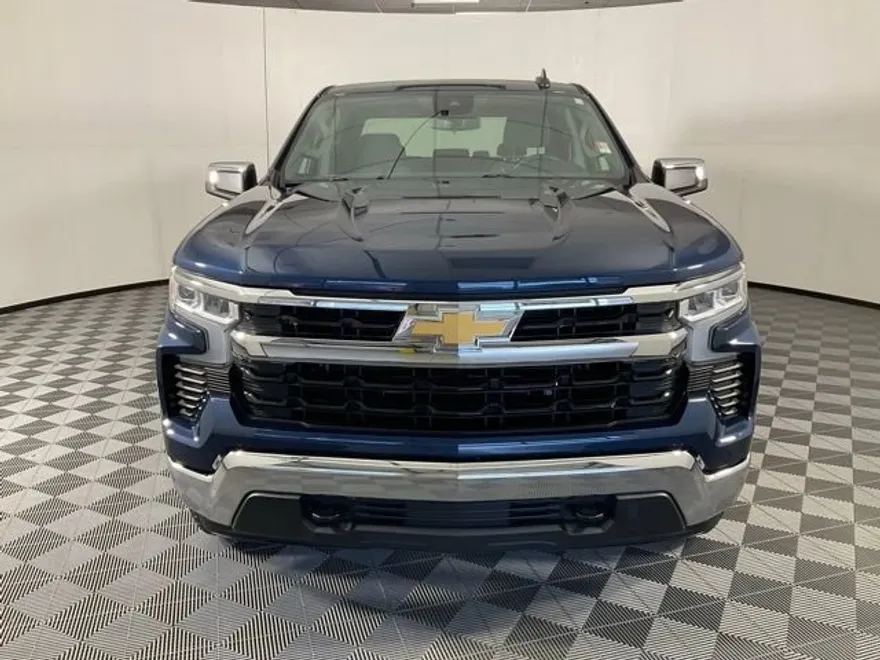 2023 Chevrolet Silverado 1500 LT photo 1