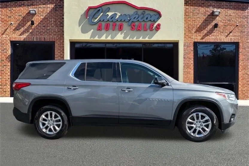 2019 Chevrolet Traverse LS photo 1