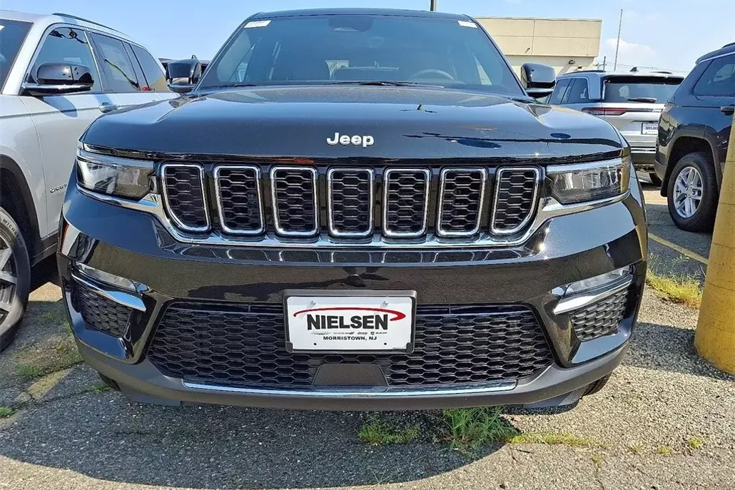 2025 Jeep Grand Cherokee Limited photo 1
