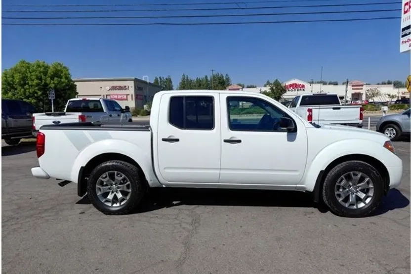2020 Nissan Frontier SV photo 1