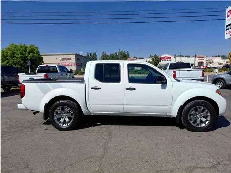 2020 Nissan Frontier SV photo 1