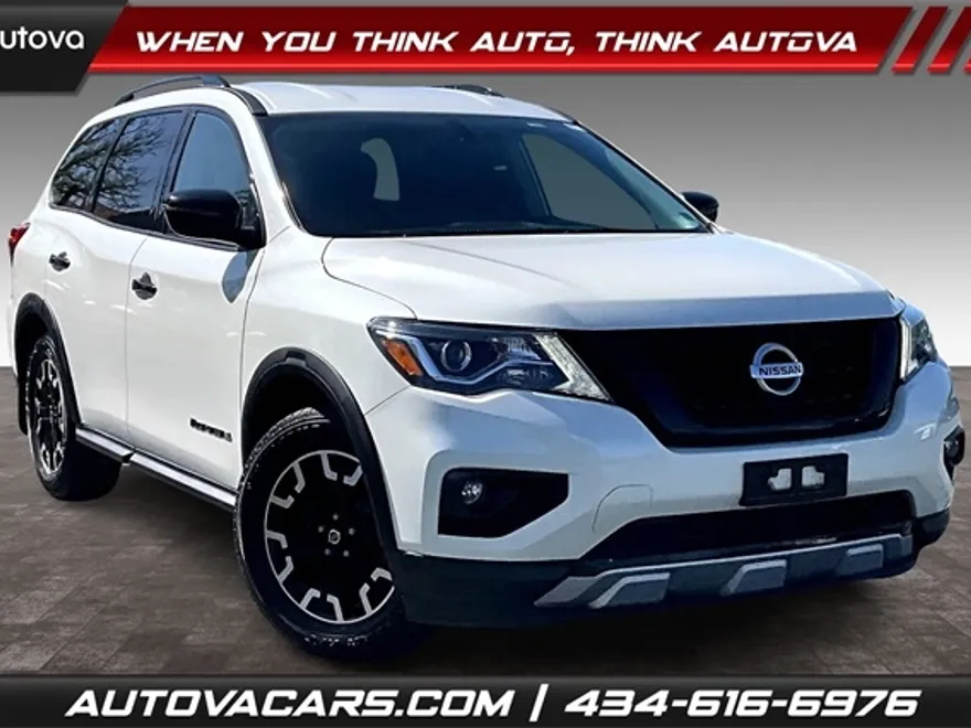 2020 Nissan Pathfinder SV photo 1