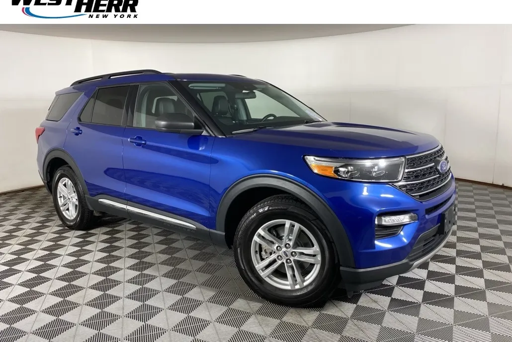 2022 Ford Explorer XLT photo 1