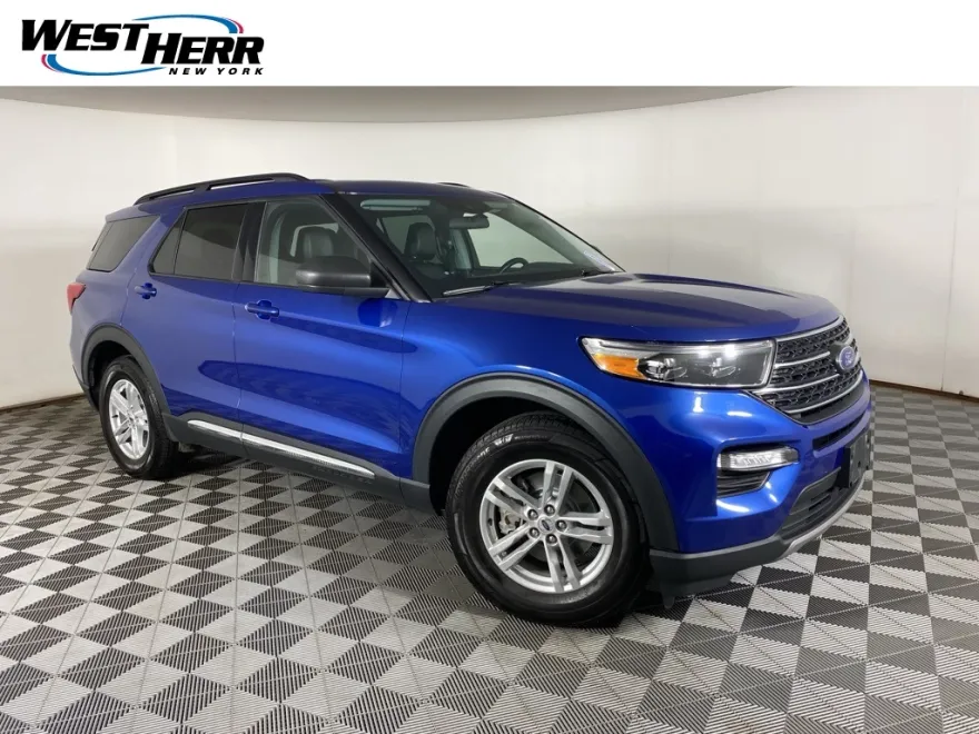 2022 Ford Explorer XLT photo 1
