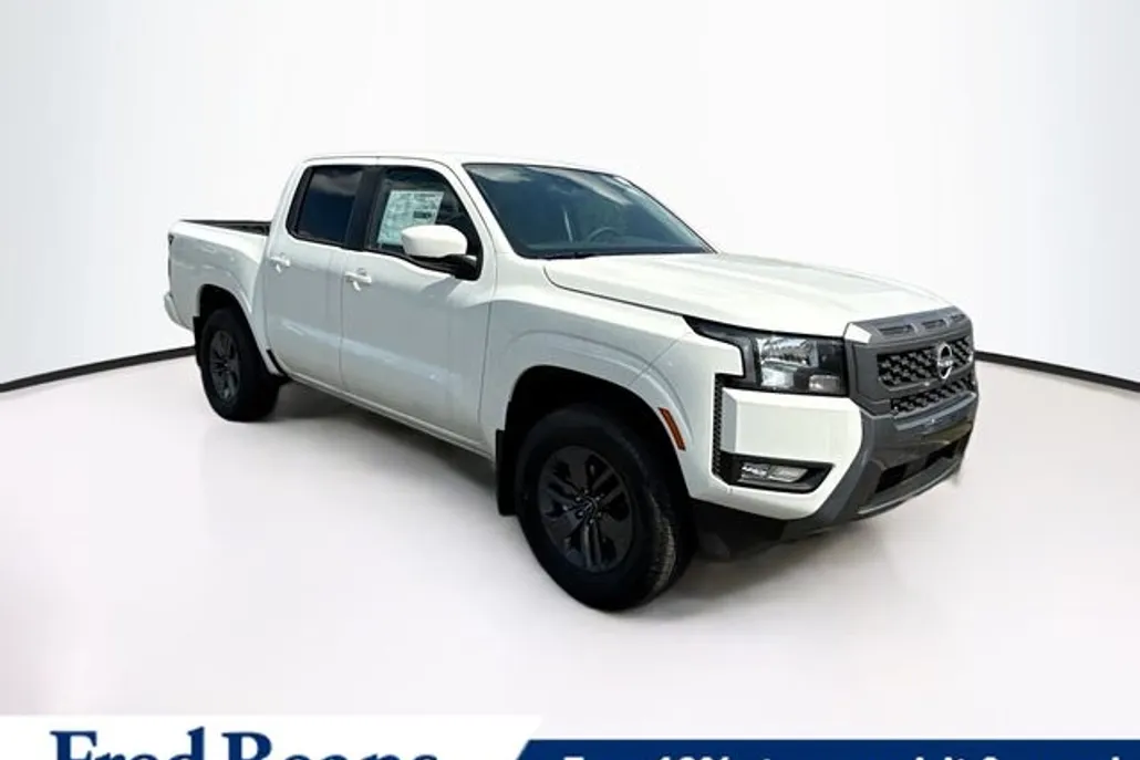 2025 Nissan Frontier SV Crew Cab photo 1