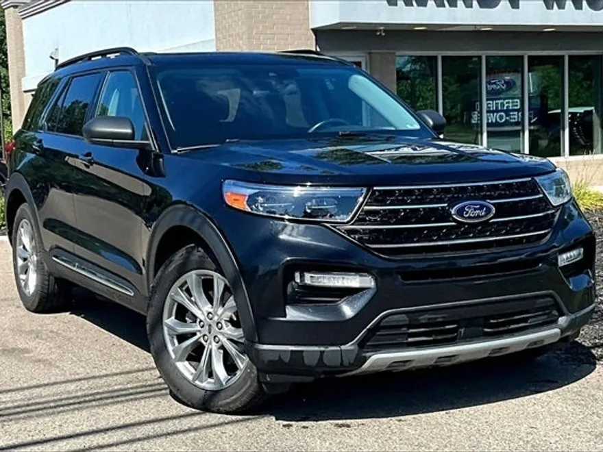 2020 Ford Explorer XLT photo 1