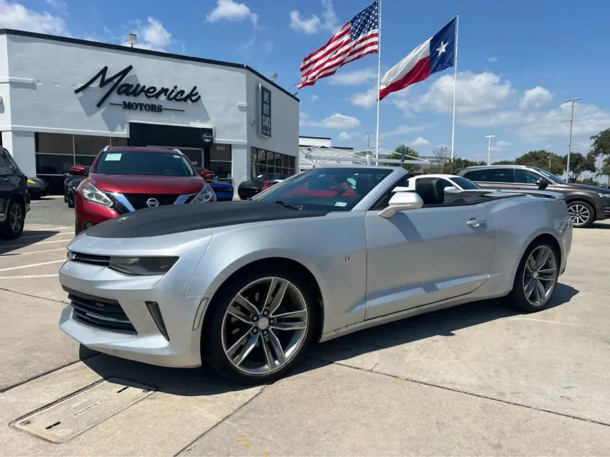 2017 Chevrolet Camaro 1LT photo 1