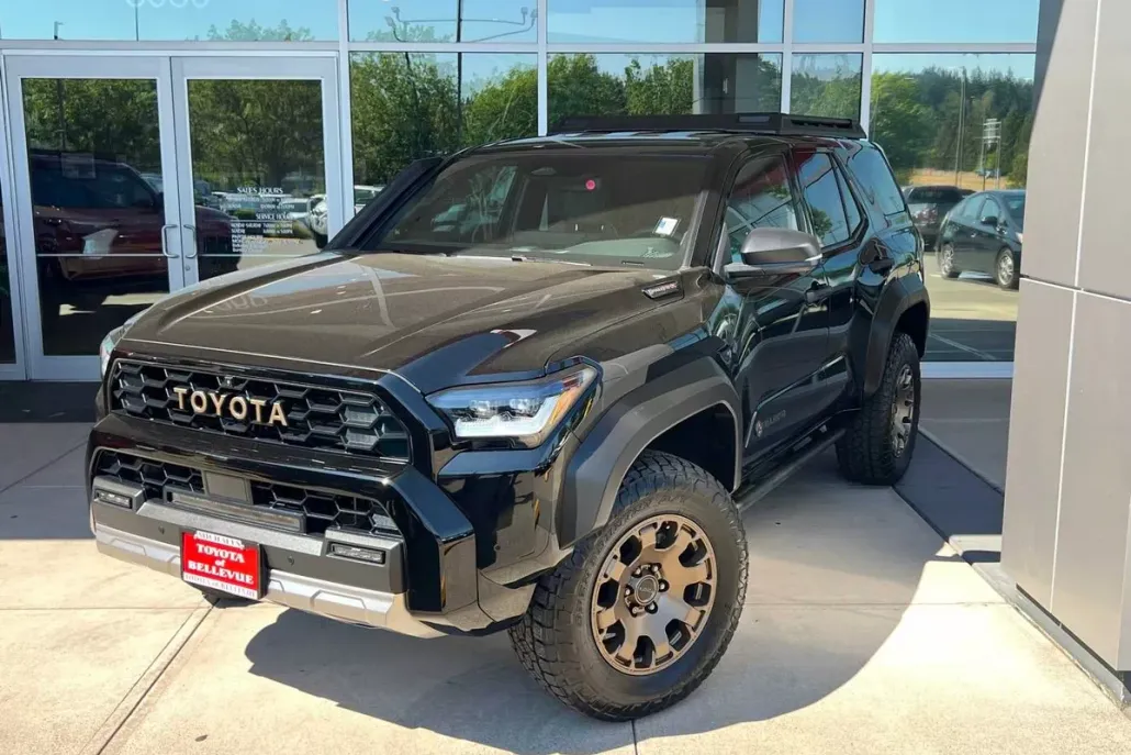 2025 Toyota 4Runner photo 1