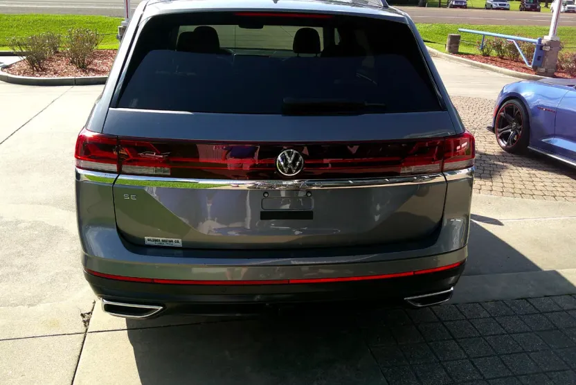 2024 Volkswagen Atlas SE Technology photo 1