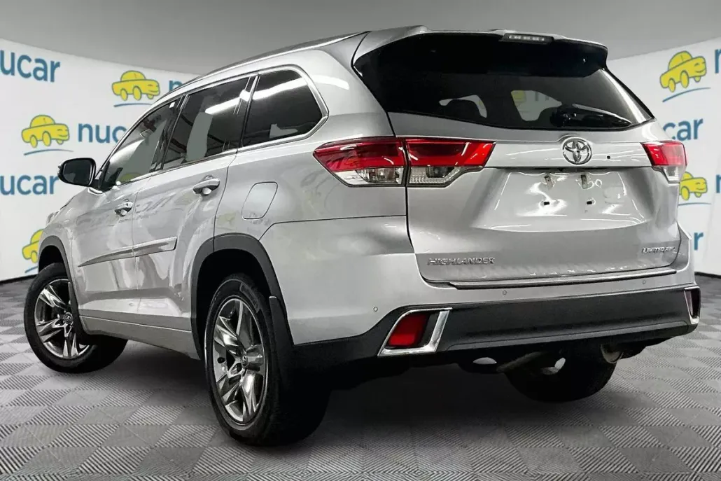 2019 Toyota Highlander Limited Platinum photo 1