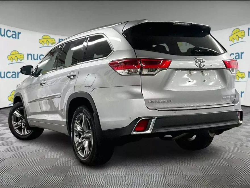 2019 Toyota Highlander Limited Platinum photo 1