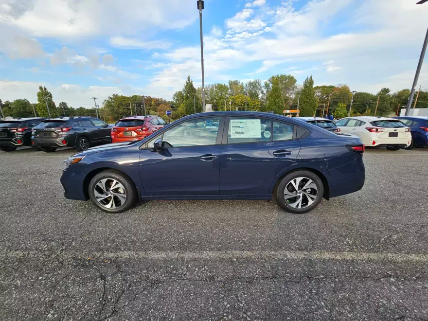 2025 Subaru Legacy Premium photo 1
