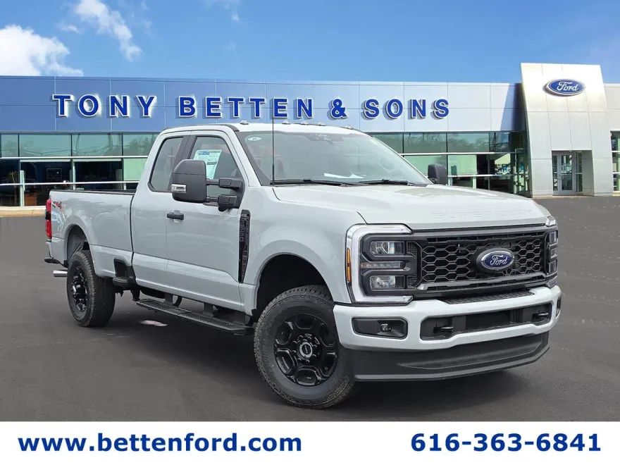 2025 Ford F-350 XL photo 1