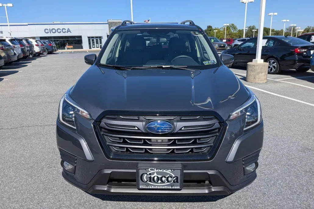2023 Subaru Forester Limited photo 1