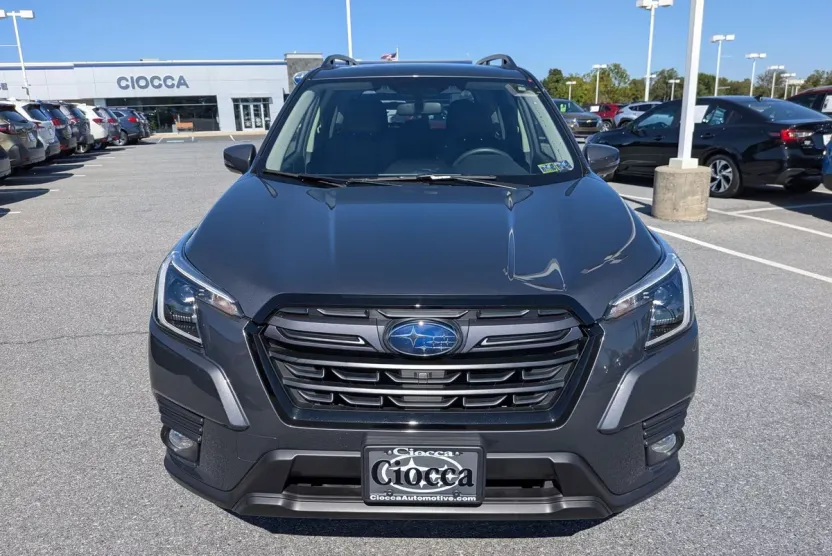 2023 Subaru Forester Limited photo 1