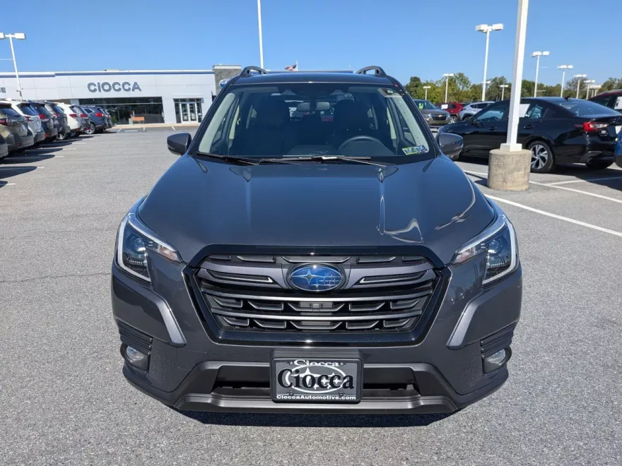 2023 Subaru Forester Limited photo 1