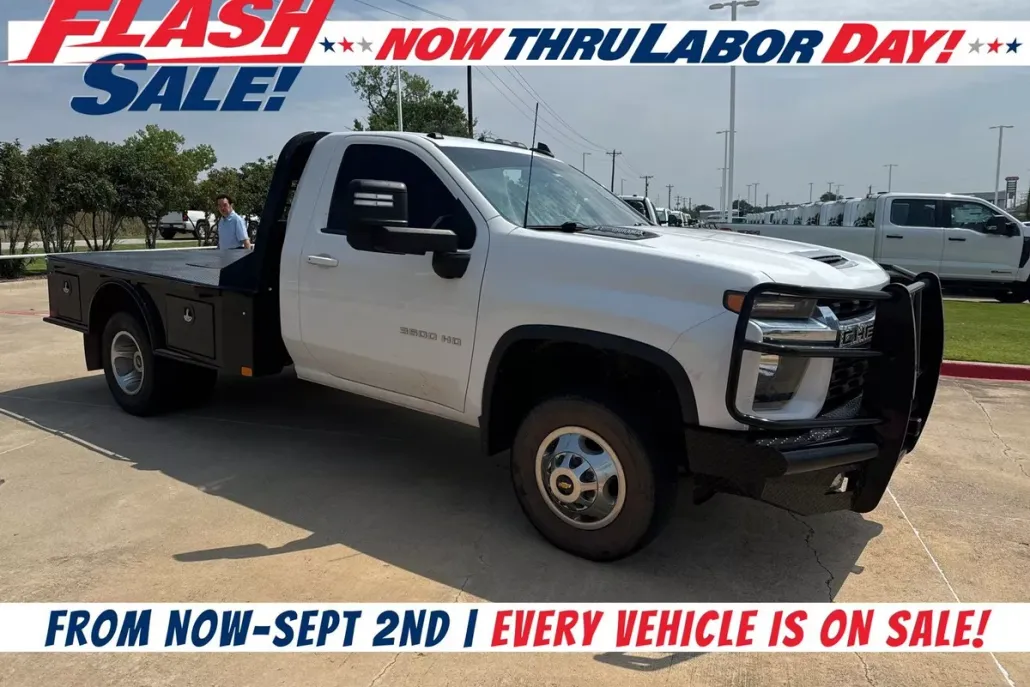 2022 Chevrolet Silverado 3500HD LT photo 1