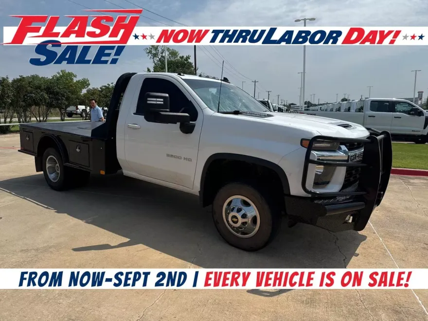 2022 Chevrolet Silverado 3500HD LT photo 1