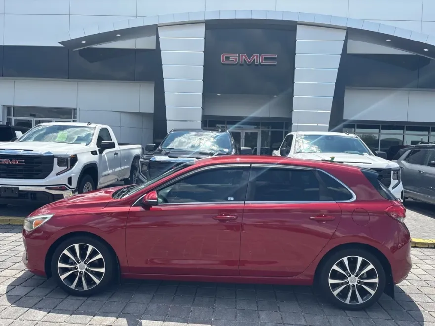 2018 Hyundai Elantra GT Base photo 1