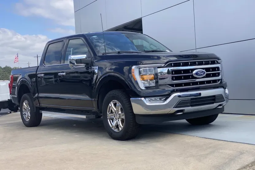 2023 Ford F-150 Lariat photo 1