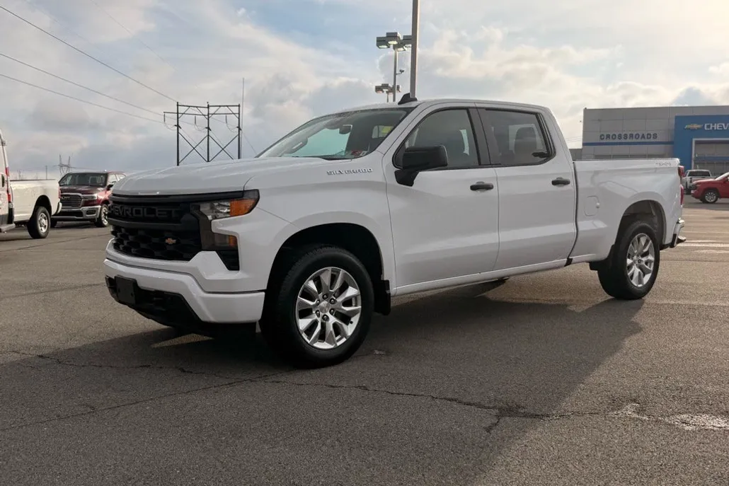 2023 Chevrolet Silverado 1500 Custom photo 1