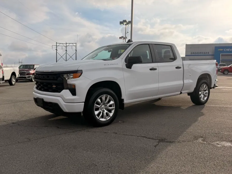 2023 Chevrolet Silverado 1500 Custom photo 1