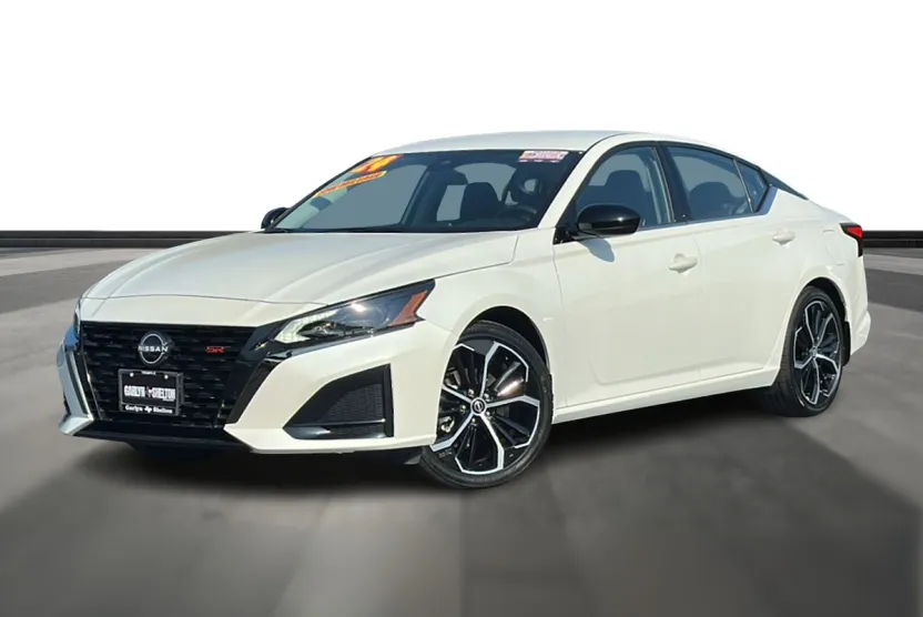 2024 Nissan Altima SR photo 1