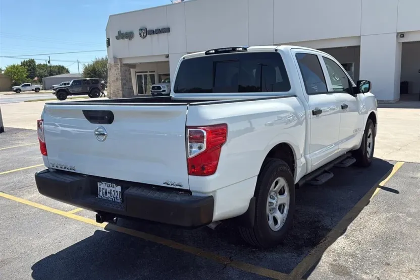 2021 Nissan Titan S photo 1