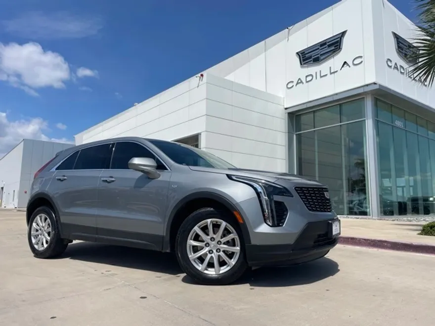2023 Cadillac XT4 Luxury photo 1